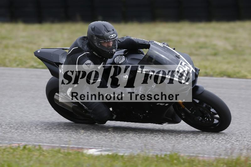 /Archiv-2024/13 22.04.2024 Plüss Moto Sport ADR/Freies Fahren/925